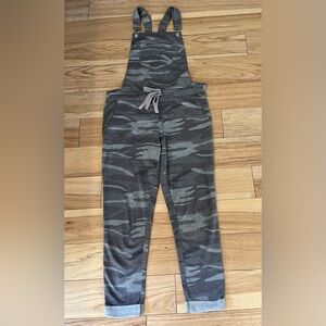 Z Supply Camo Overalls Women’s Size S Gray Jogger Ankle Rolled Hem Casual